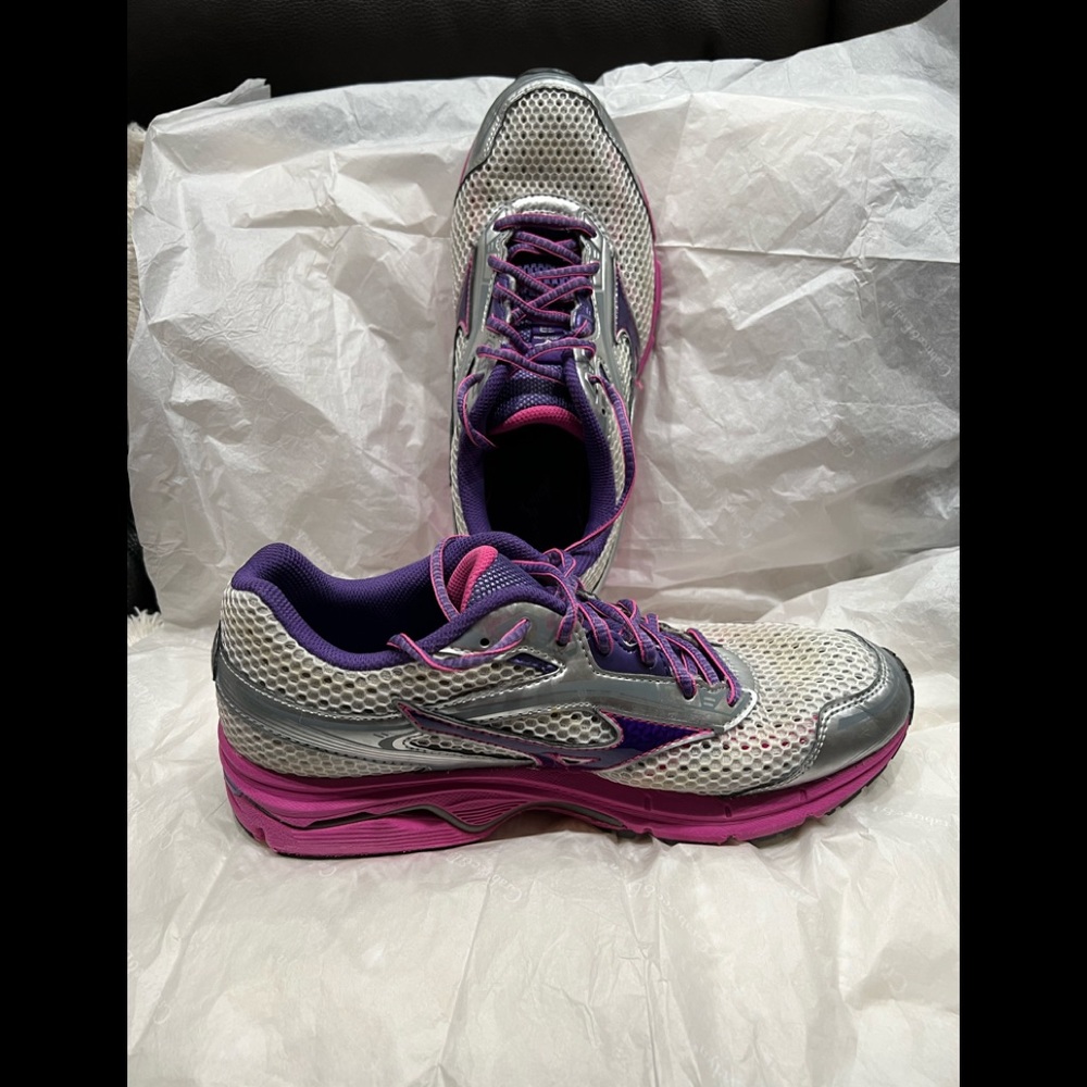 Mizuno Wave Legend 3 Performance.Running Sneakers size 9.5.